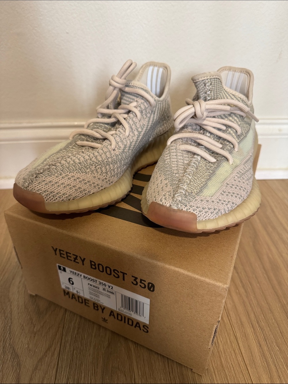 Authentic YEEZY Boost 350 V2 Sneakers Citrin